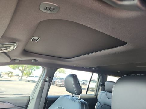 New 2025 Jeep Grand Cherokee L Altitude image 32