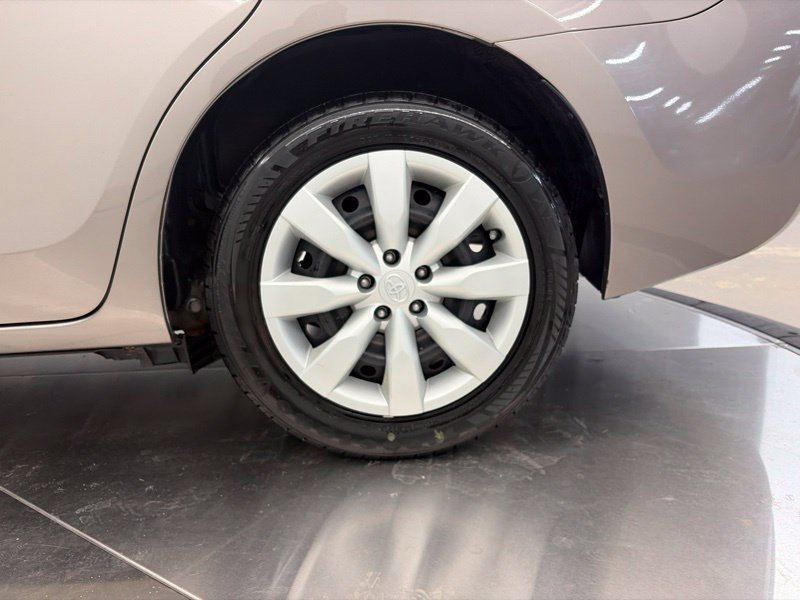 Used 2015 Toyota Corolla LE FWD image 37