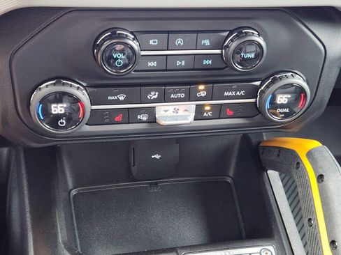 Used 2023 Ford Bronco Badlands AWD/4WD image 14