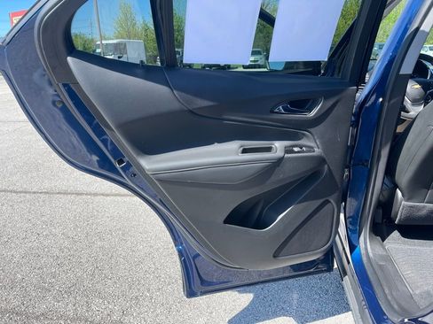Used 2022 Chevrolet Equinox Premier FWD image 16