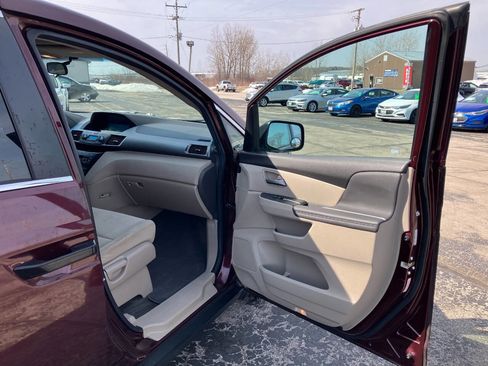 Used 2011 Honda Odyssey LX image 12