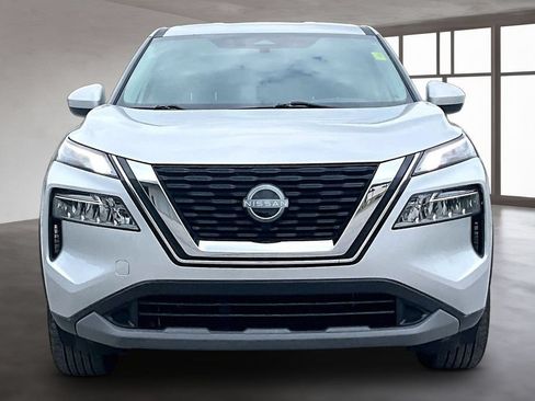 Used 2023 Nissan Rogue SV FWD image 2