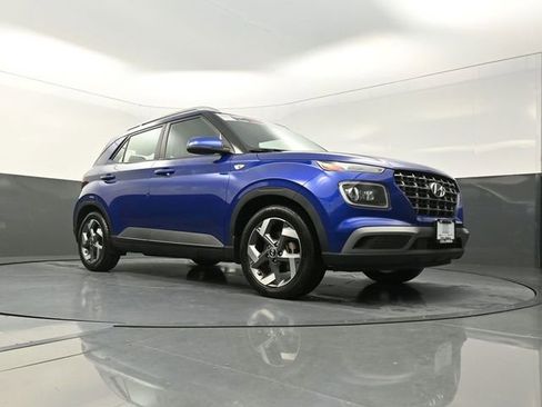 Used 2022 Hyundai Venue Limited FWD image 20