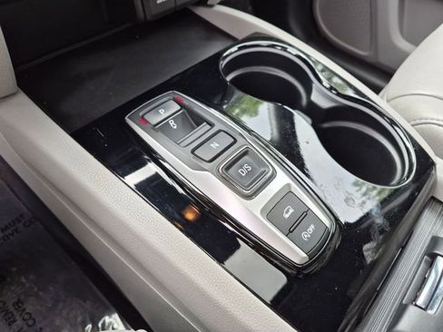Used 2022 Honda Pilot Touring image 12