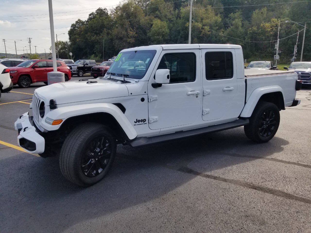 Used 2021 Jeep Gladiator Overland AWD/4WD image 4