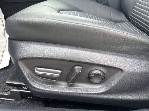 Used 2024 Toyota Camry SE image 14