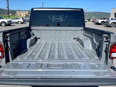 Used 2023 Jeep Gladiator Sport AWD/4WD image 18