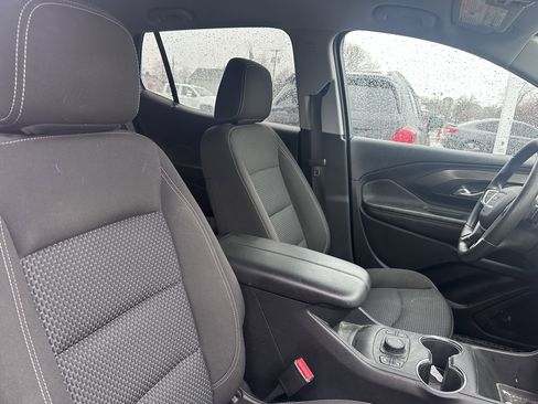 Used 2023 GMC Terrain SLE w/ Driver Convenience Package image 11