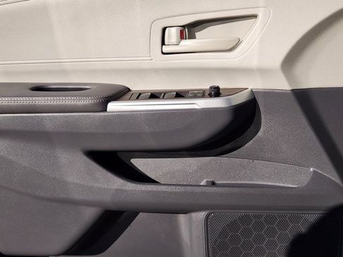 Used 2022 Toyota Sienna LE image 22