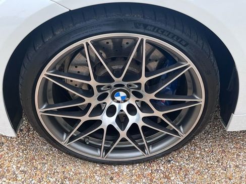 Used 2018 BMW M4 Convertible image 26