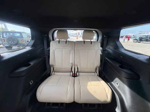 Used 2025 Jeep Grand Cherokee L Limited RWD image 28