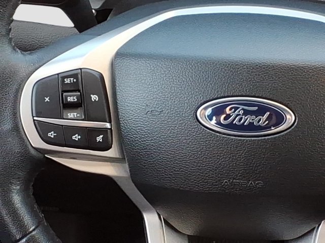 Used 2023 Ford Explorer XLT AWD/4WD image 6