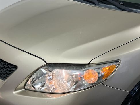 Used 2010 Toyota Corolla LE FWD image 11