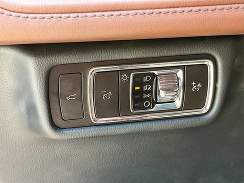 Used 2025 Lincoln Aviator Reserve w/ Equipment Group 201A AWD/4WD image 10