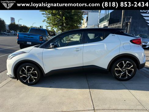 Used 2020 Toyota C-HR XLE FWD image 4