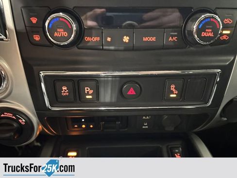 Used 2018 Nissan Titan PRO-4X image 20