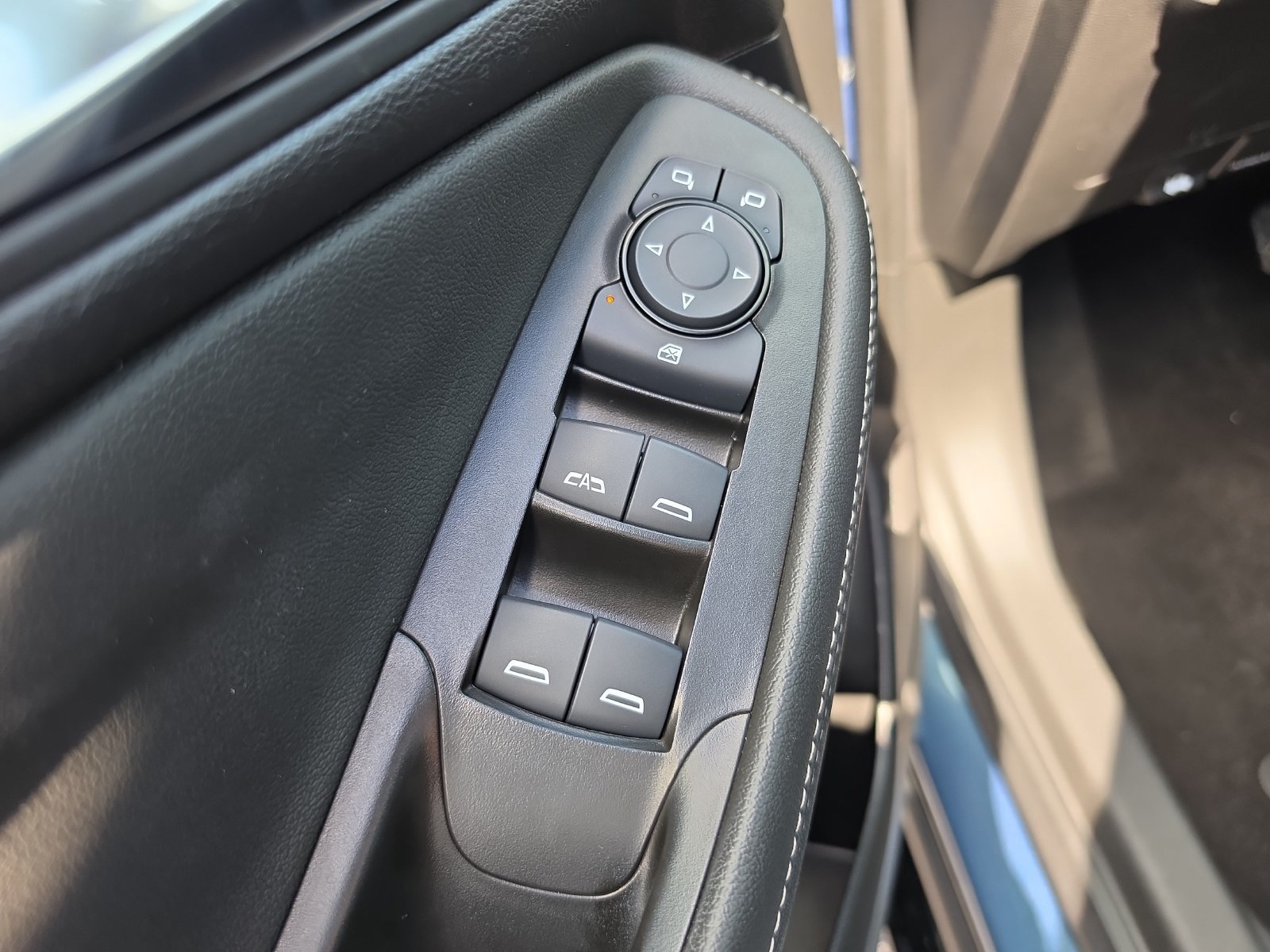 Used 2024 Buick Encore GX Sport Touring FWD image 14