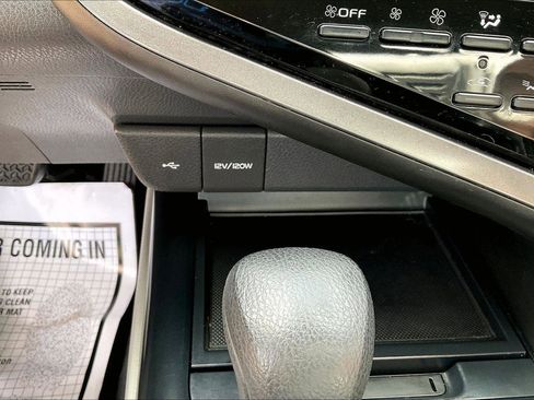 Used 2020 Toyota Camry LE image 15