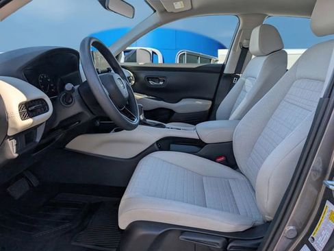 Used 2025 Honda HR-V LX image 12