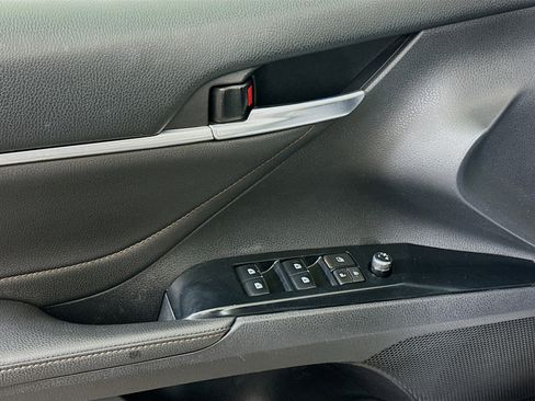 Used 2018 Toyota Camry XLE w/ Audio Package FWD image 15