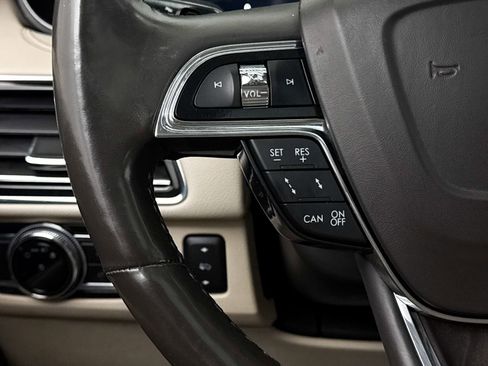Used 2018 Lincoln Navigator Reserve w/ Technology Package AWD/4WD image 38