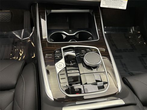 New 2026 BMW X7 xDrive40i w/ Premium Package image 23