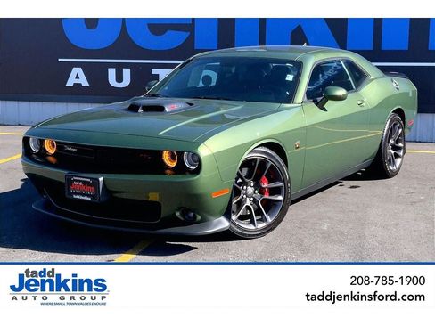 Used 2022 Dodge Challenger R/T Scat Pack w/ Shaker Package RWD image 1