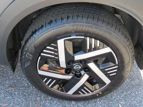 Used 2026 Nissan Kicks SV w/ Illumination Package FWD image 7