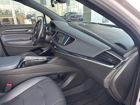 Used 2022 Buick Enclave Essence image 37