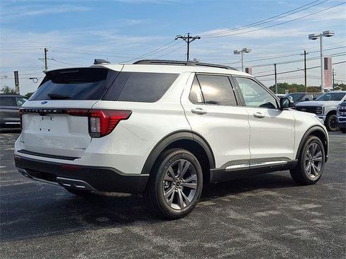 New 2025 Ford Explorer Active w/ Active Comfort Package image 4