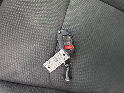 Used 2023 Jeep Gladiator Willys image 34