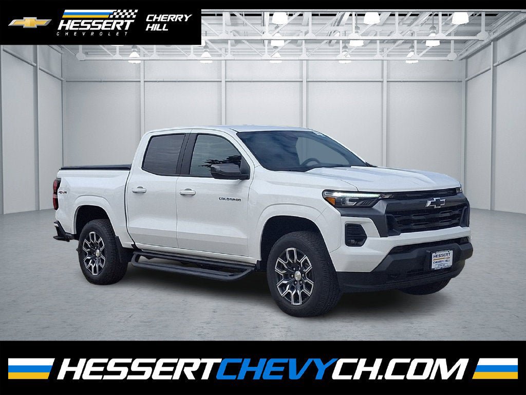 Certified 2023 Chevrolet Colorado LT w/ LT Convenience Package III AWD/4WD image 1