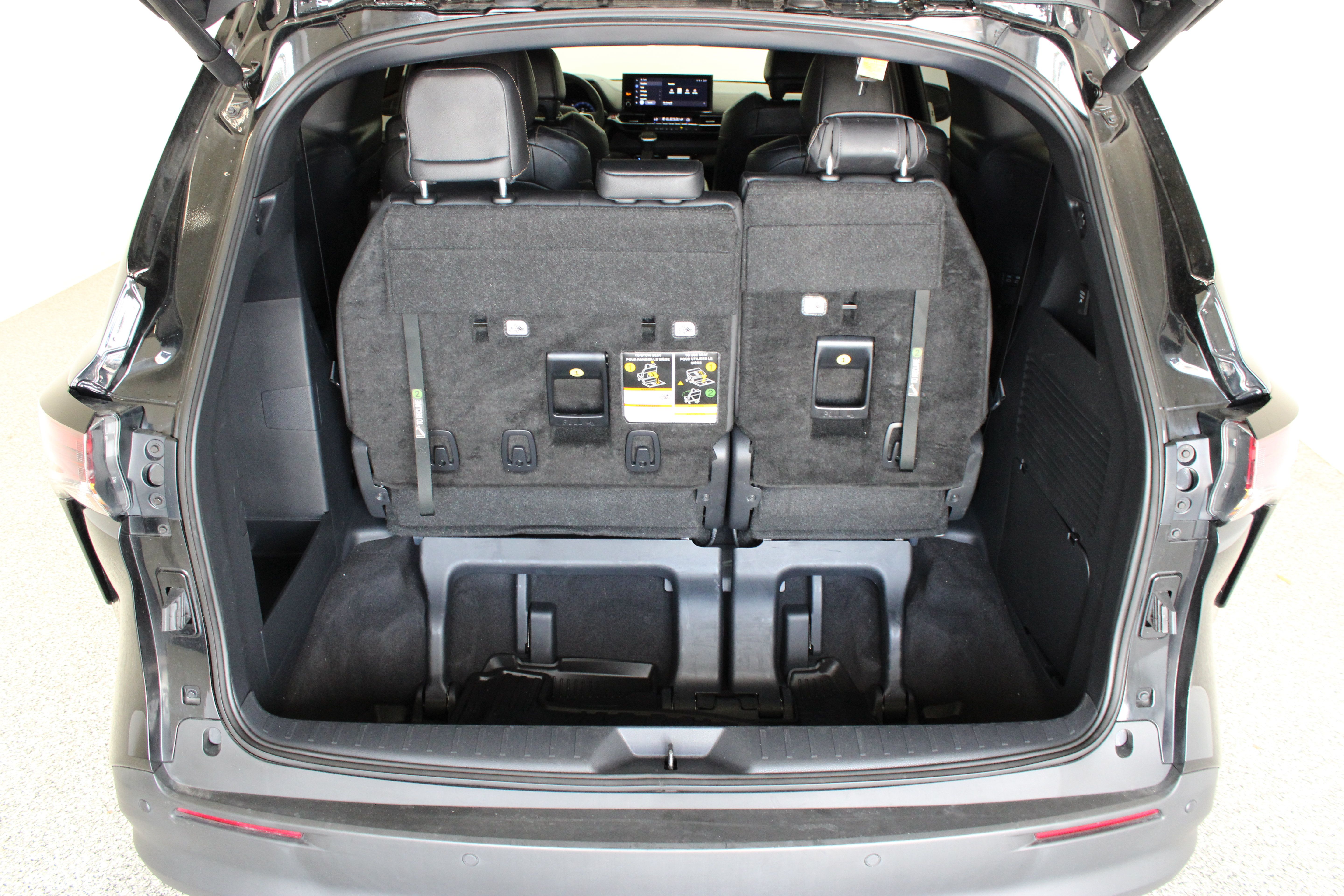 Certified 2025 Toyota Sienna XLE Woodland Edition AWD/4WD image 34