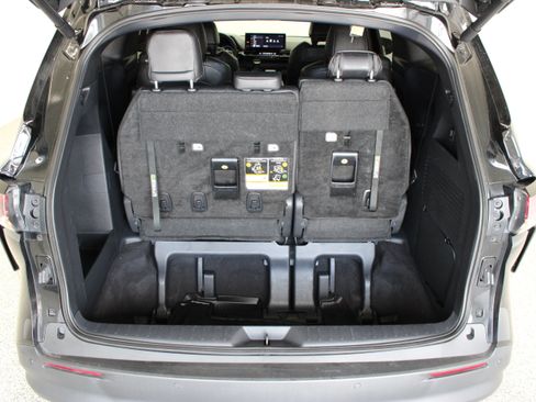 Certified 2025 Toyota Sienna XLE Woodland Edition AWD/4WD image 34