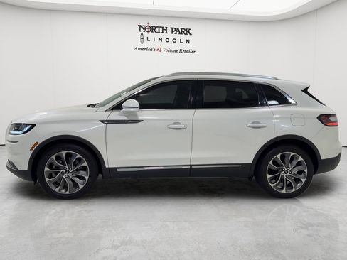 Certified 2022 Lincoln Nautilus Reserve FWD image 8