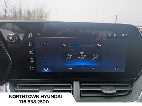 Used 2025 Chevrolet Trax LT image 19