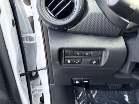 Certified 2025 Nissan Kicks Play S image 32
