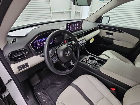 Used 2026 Honda Pilot EX-L image 11
