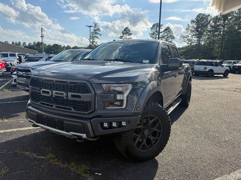 Used 2018 Ford F150 Raptor w/ Equipment Group 802A Luxury AWD/4WD image 2