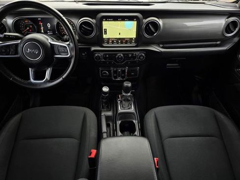 Used 2020 Jeep Wrangler Unlimited Sahara AWD/4WD image 17