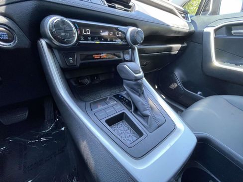 Used 2022 Toyota RAV4 XLE Premium FWD image 34