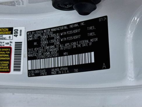 Certified 2024 Toyota Sienna XLE FWD image 35