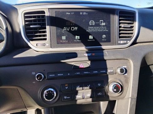 Used 2022 Kia Sportage LX image 17