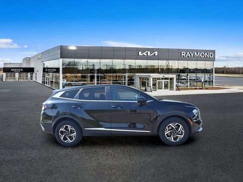 Certified 2023 Kia Sportage LX FWD image 2