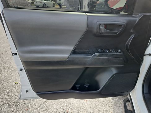 Used 2021 Toyota Tacoma TRD Sport image 12