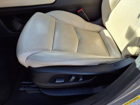 Used 2019 Cadillac XT5 Luxury image 28