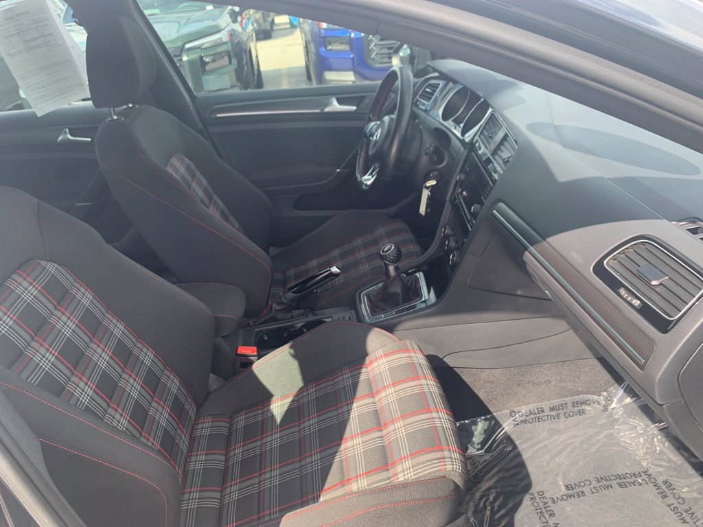Used 2020 Volkswagen Golf 4-Door FWD image 20