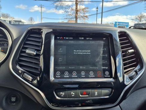 Used 2021 Jeep Cherokee Limited image 21