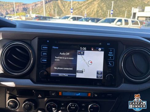 Used 2017 Toyota Tacoma TRD Sport image 18