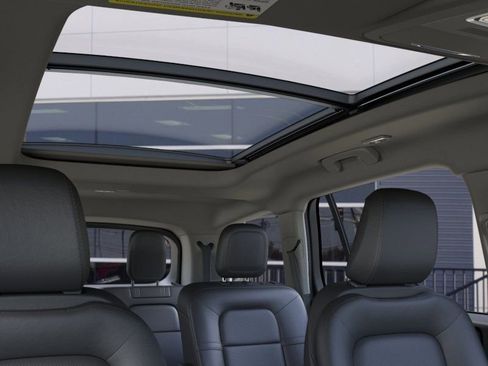 New 2026 Lincoln Aviator 2WD image 21